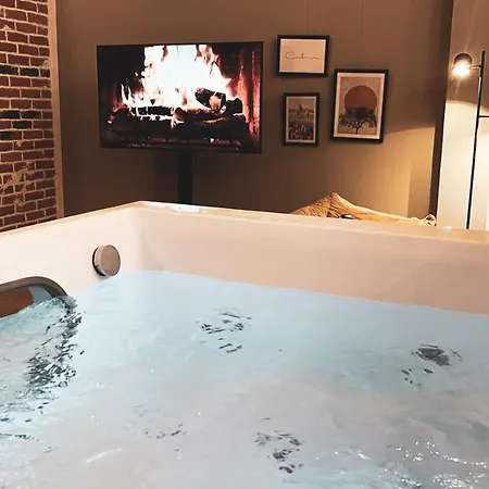 Stilvolles City-Loft Mit Privatem Whirlpool Trier Buitenkant foto